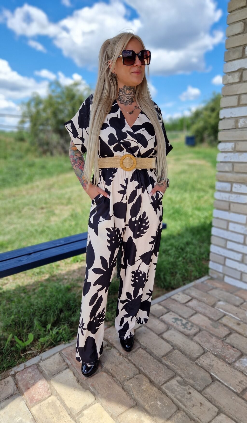 Luna Overál