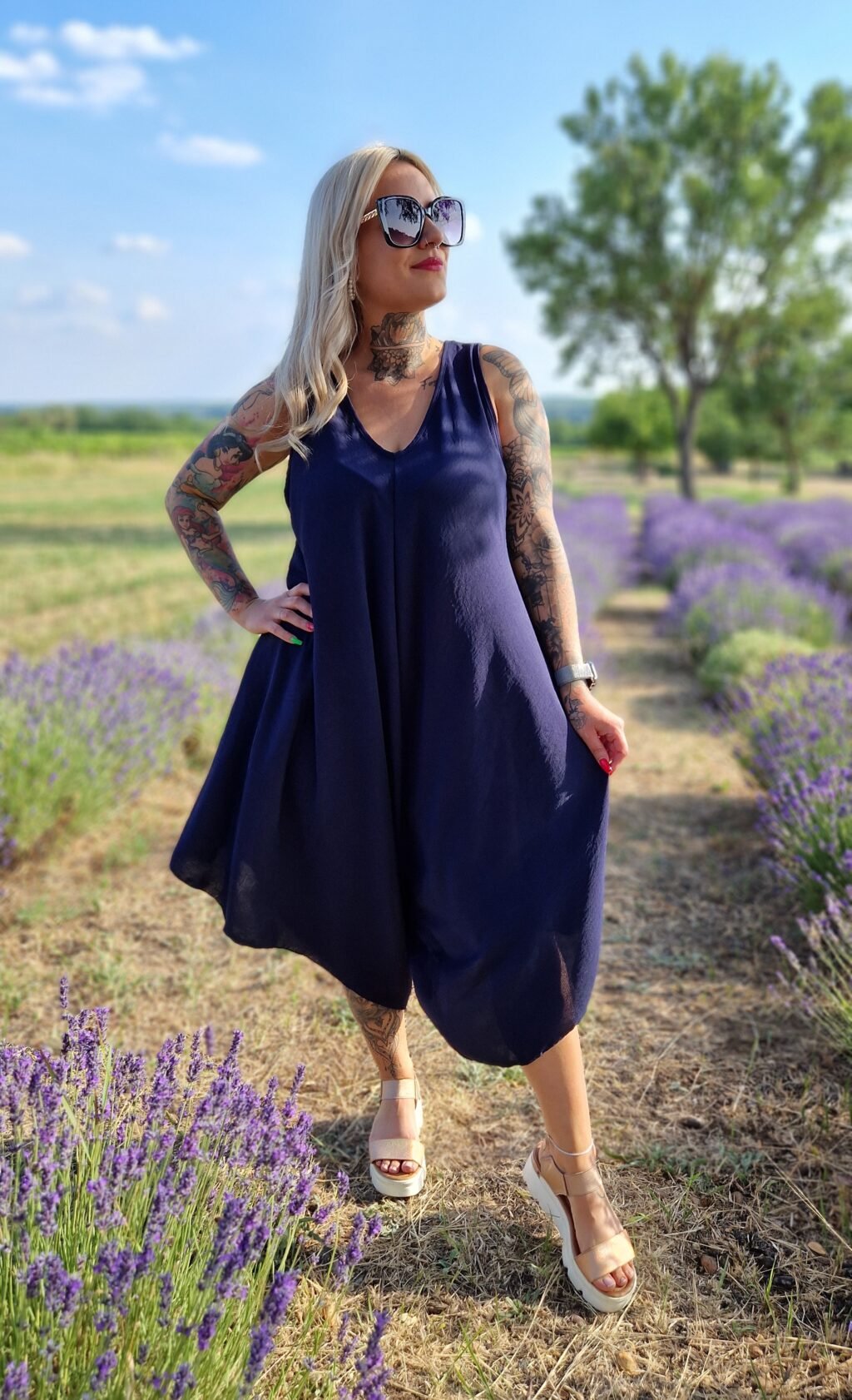 Bluadora Overál