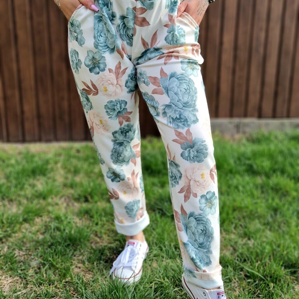 Flóra zöld virágmintás nadrág