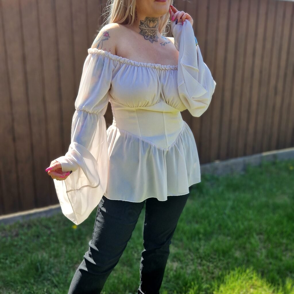 Boglárka felső bézs