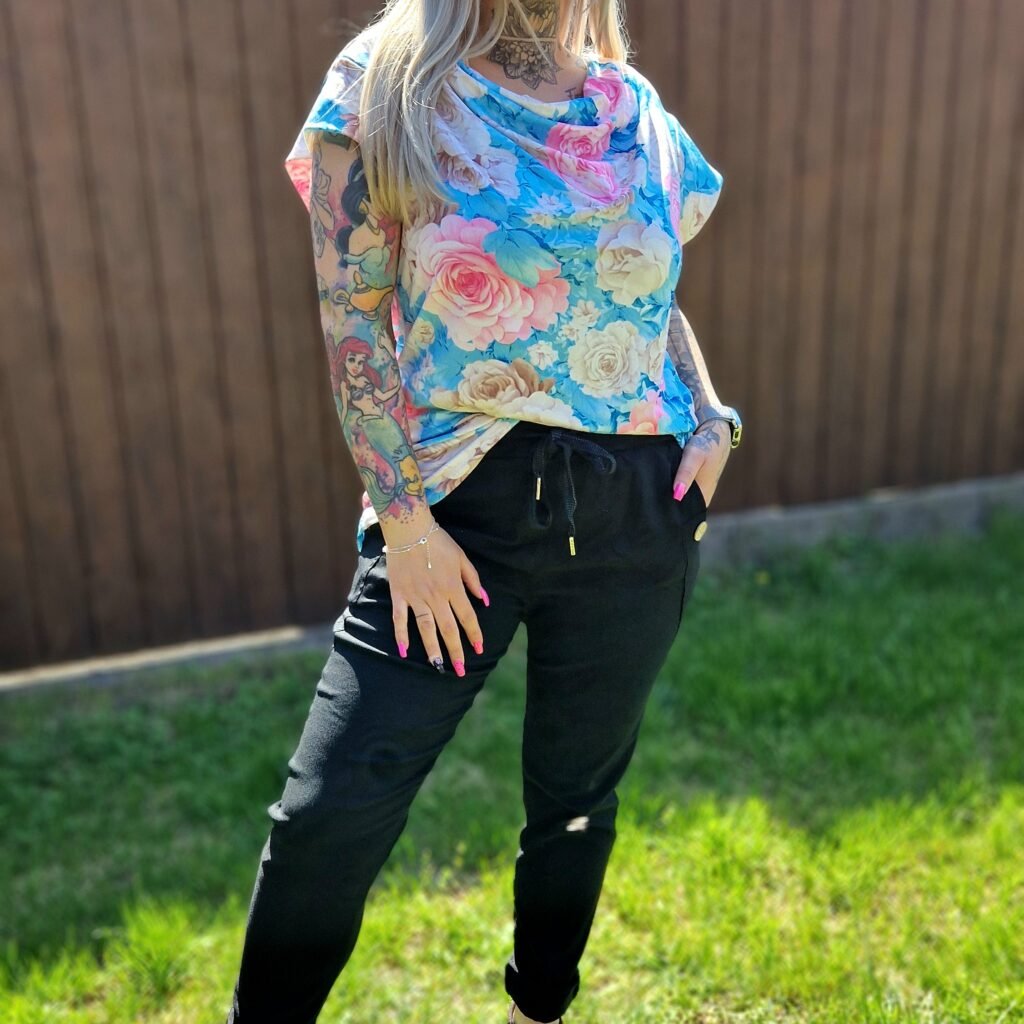 Livi felső kék virágos