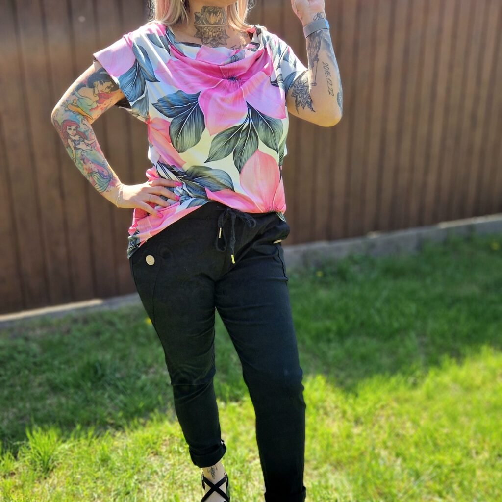 Livi felső rózsaszín virágos