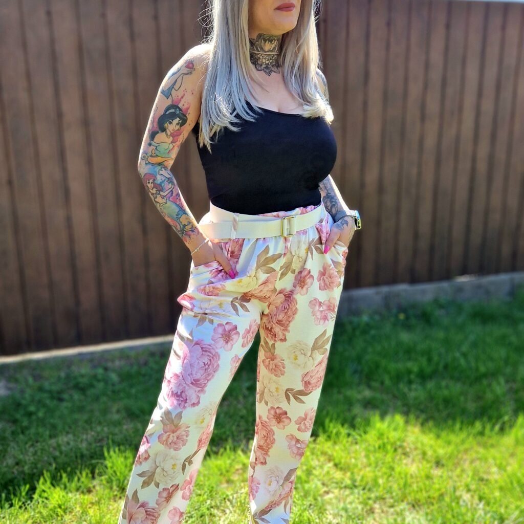 Eszter nadrág Rózsamintás