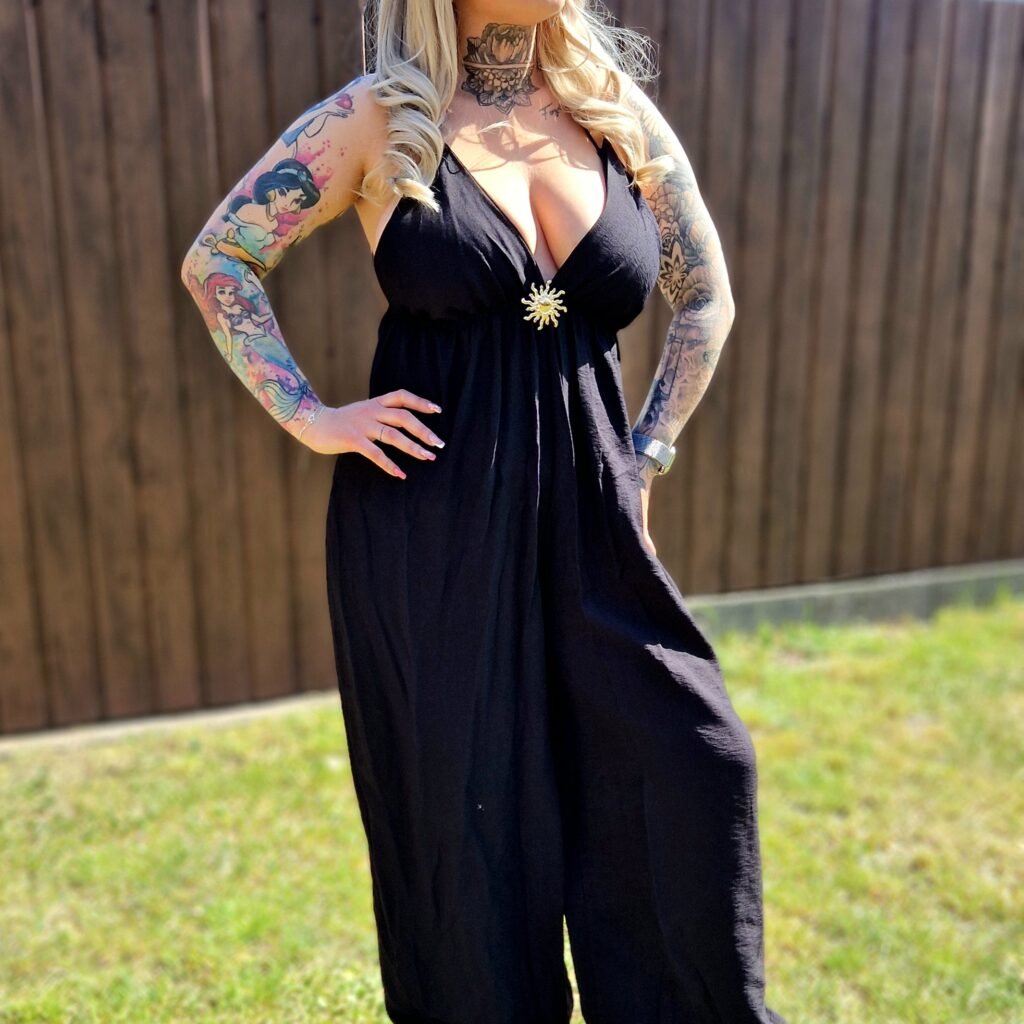 Eliza fekete overál